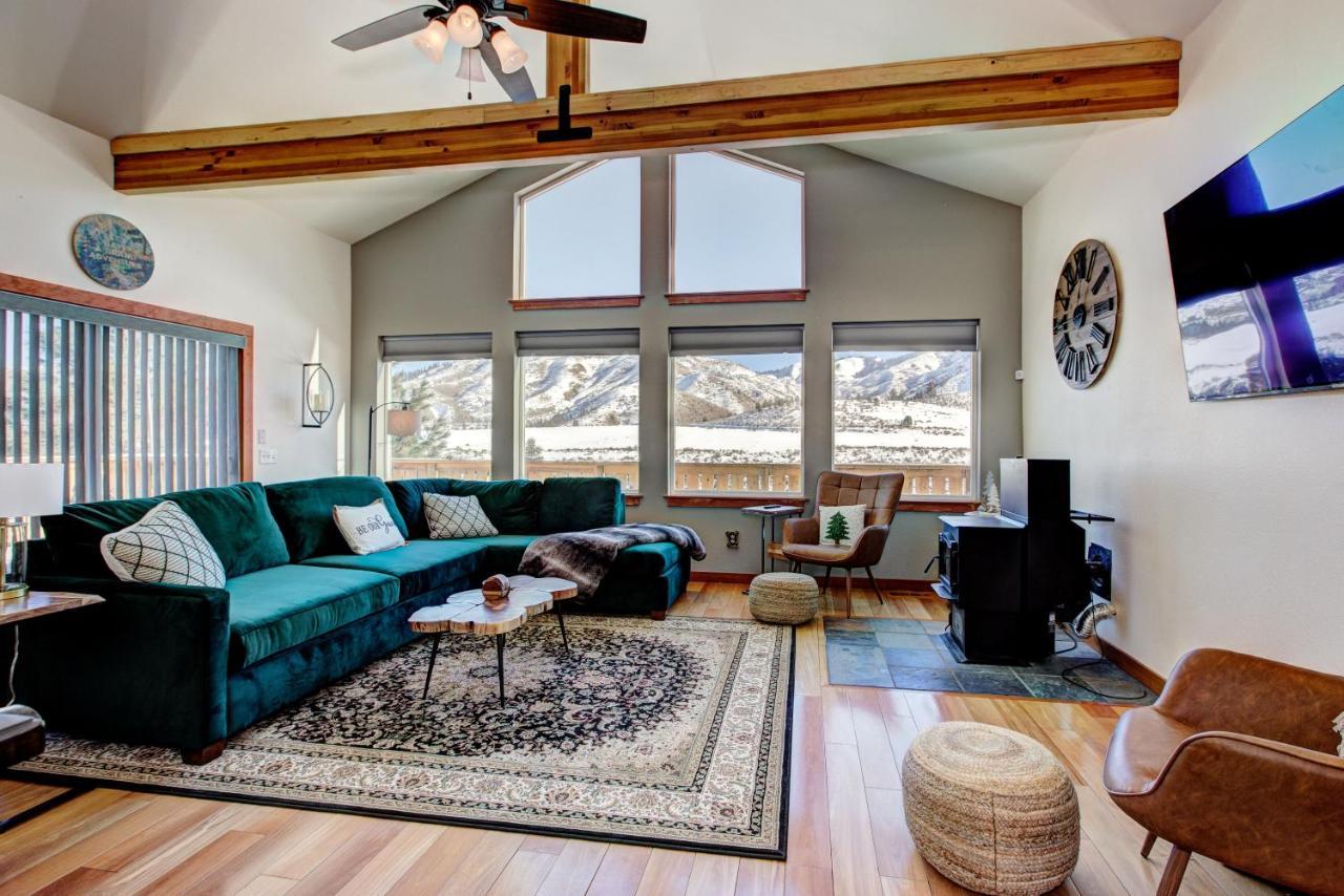 Twin Pines Cabin In Wilderness Ranch On Hwy 21, Amazing Views, 20 Ft Ceilings, Fully Fenced Yard, Pet Friendly, , Go Paddle Boarding At Lucky Peak, Or Snowshoeing In Idaho City And Take In The Hot Springs, Sleeps 10! Boise Buitenkant foto