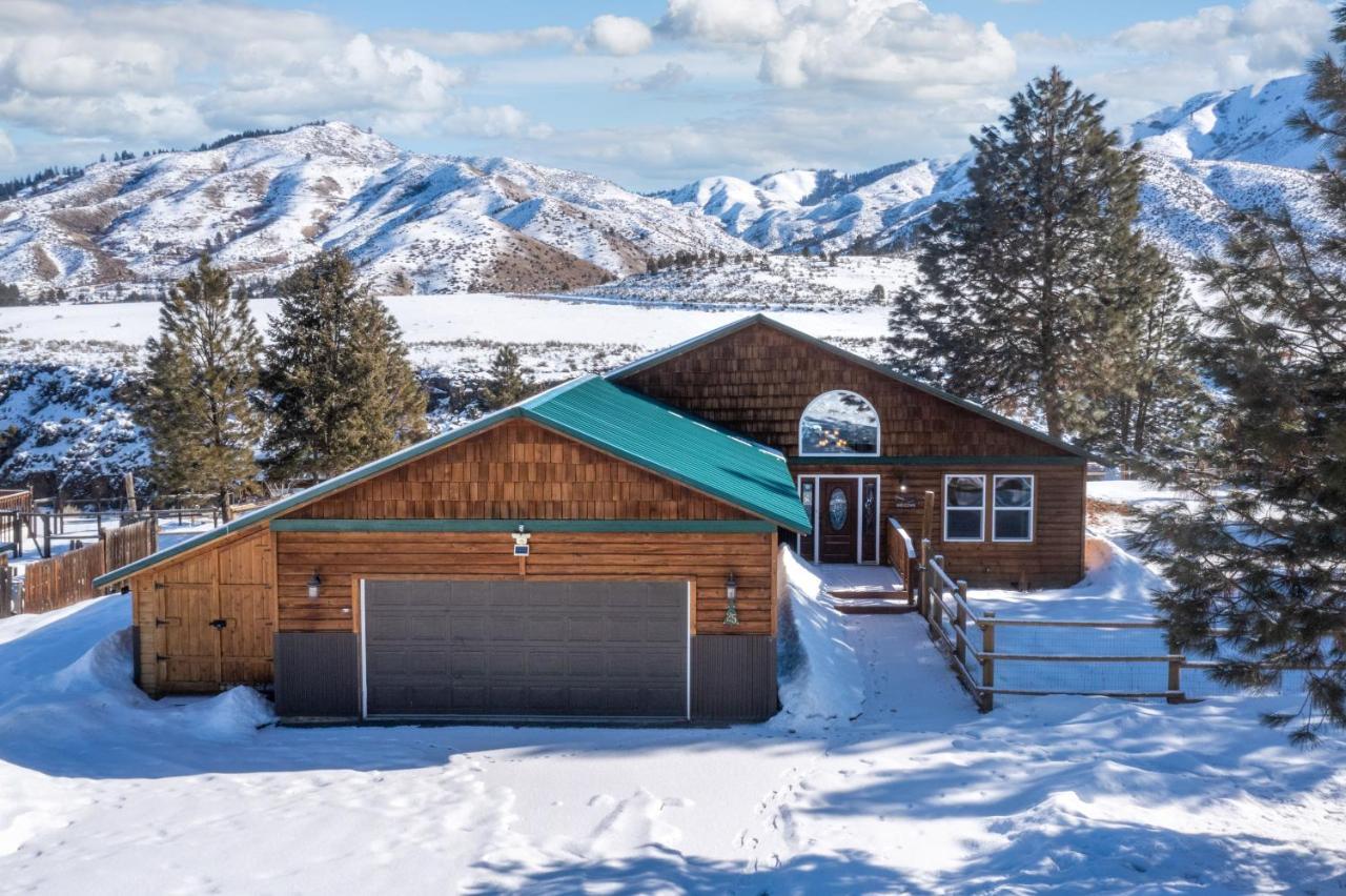 Twin Pines Cabin In Wilderness Ranch On Hwy 21, Amazing Views, 20 Ft Ceilings, Fully Fenced Yard, Pet Friendly, , Go Paddle Boarding At Lucky Peak, Or Snowshoeing In Idaho City And Take In The Hot Springs, Sleeps 10! Boise Buitenkant foto