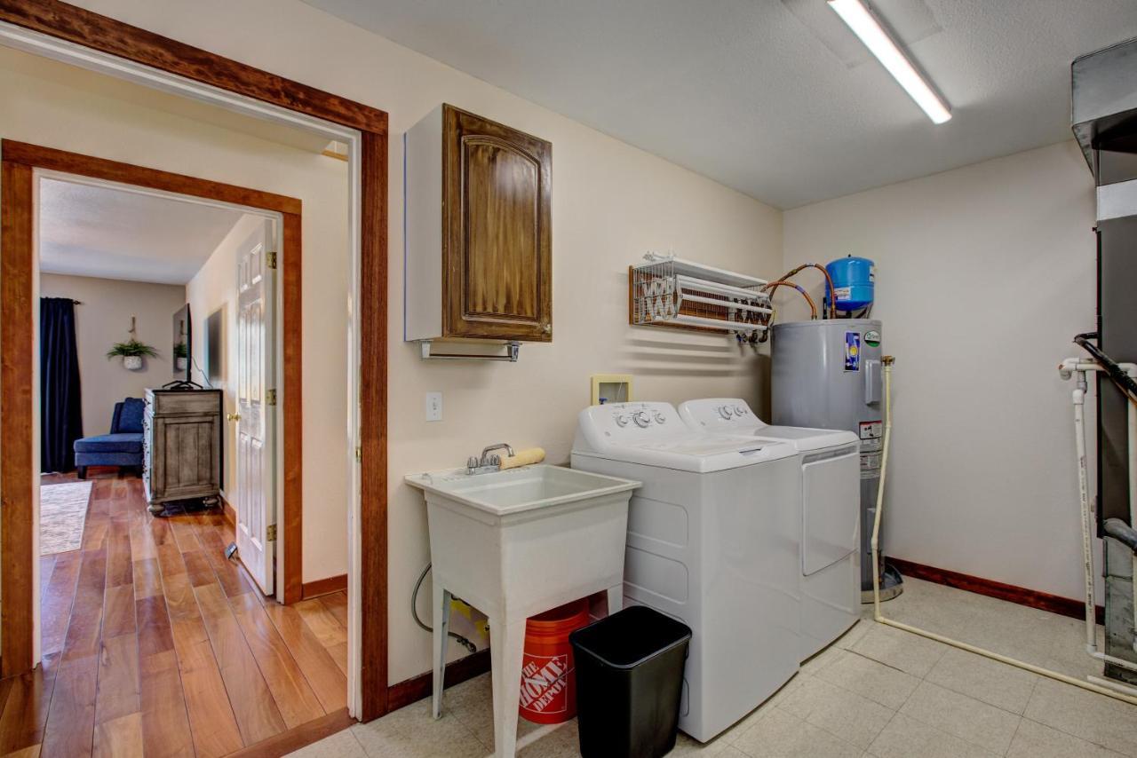 Twin Pines Cabin In Wilderness Ranch On Hwy 21, Amazing Views, 20 Ft Ceilings, Fully Fenced Yard, Pet Friendly, , Go Paddle Boarding At Lucky Peak, Or Snowshoeing In Idaho City And Take In The Hot Springs, Sleeps 10! Boise Buitenkant foto