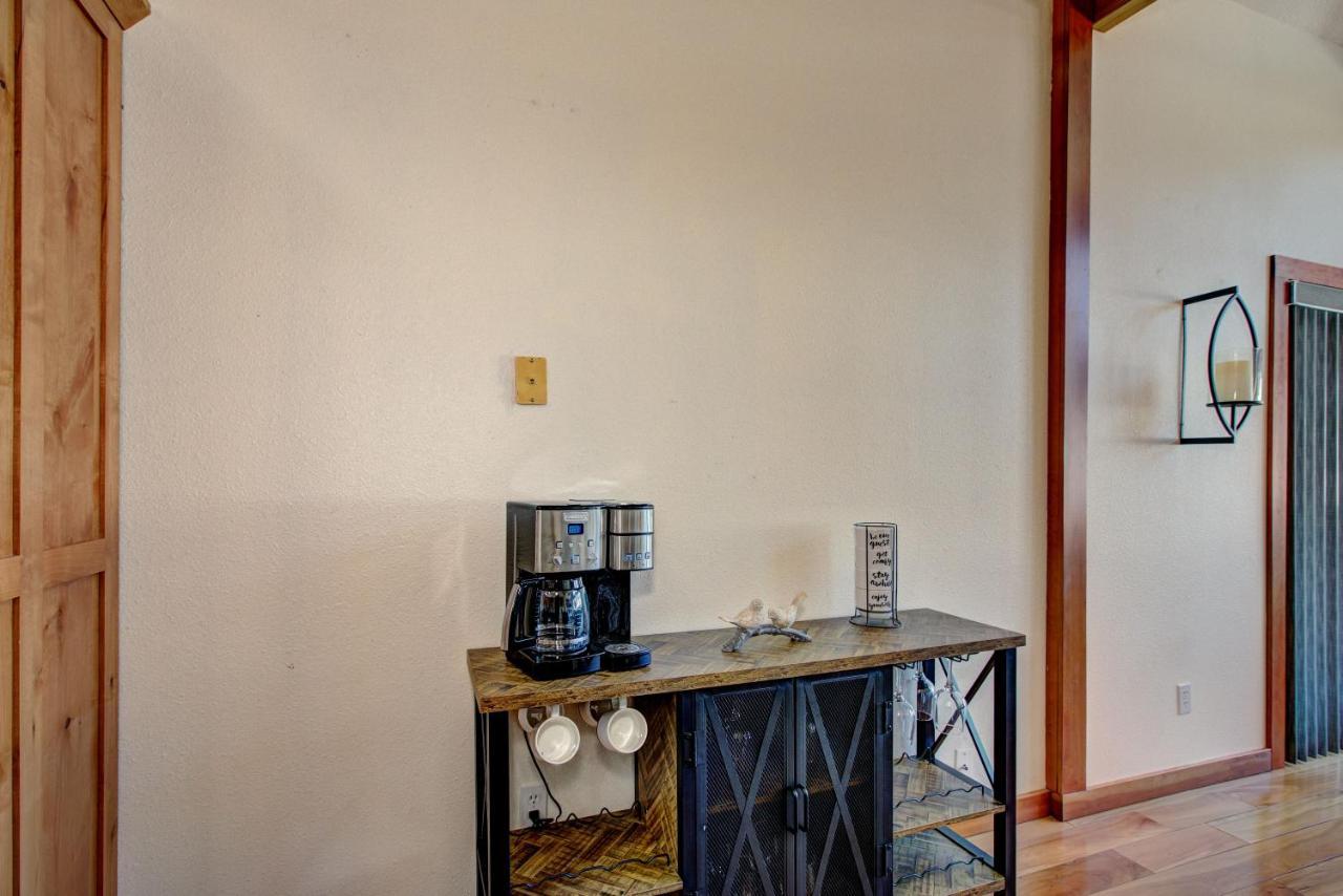 Twin Pines Cabin In Wilderness Ranch On Hwy 21, Amazing Views, 20 Ft Ceilings, Fully Fenced Yard, Pet Friendly, , Go Paddle Boarding At Lucky Peak, Or Snowshoeing In Idaho City And Take In The Hot Springs, Sleeps 10! Boise Buitenkant foto