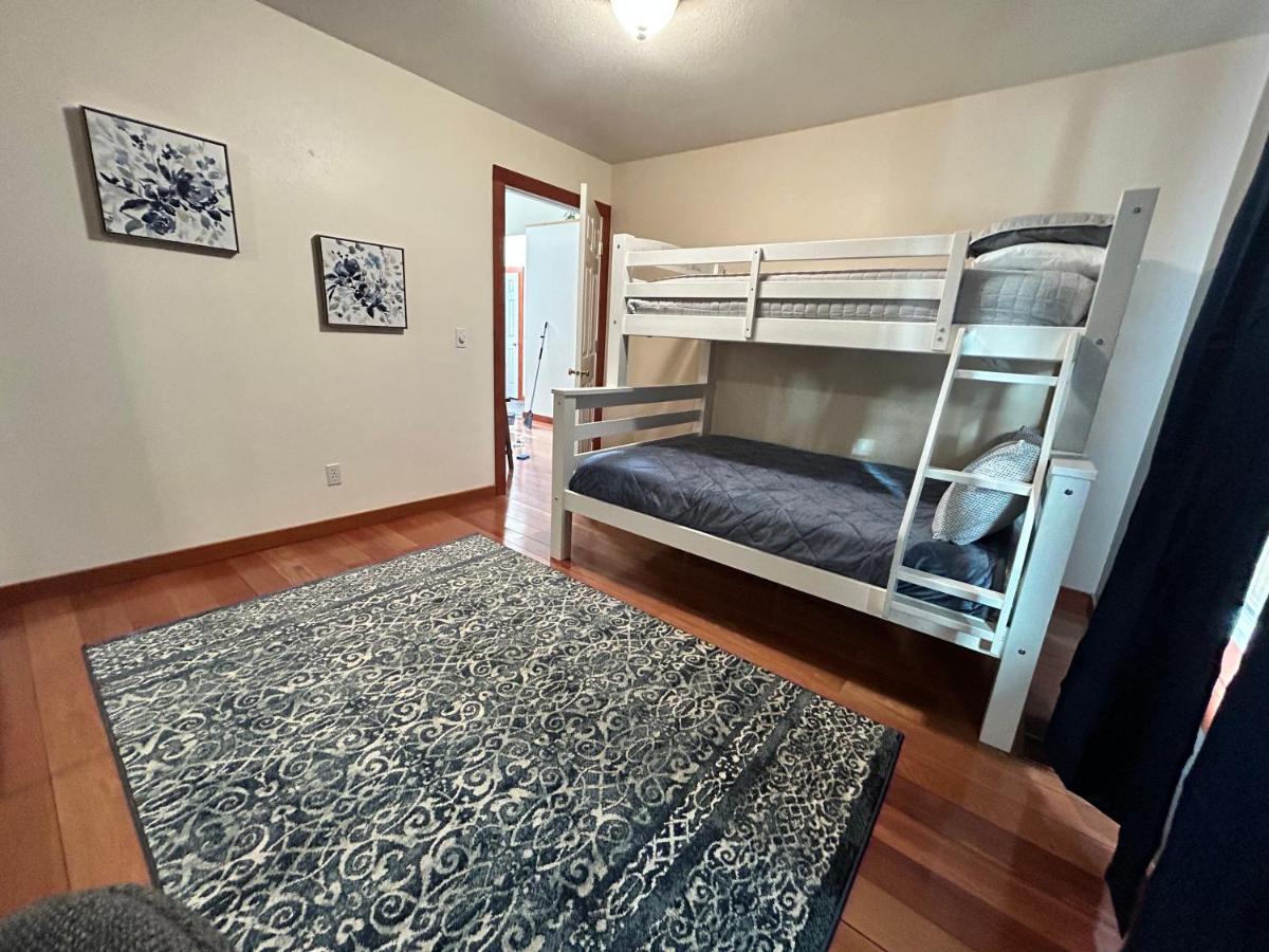 Twin Pines Cabin In Wilderness Ranch On Hwy 21, Amazing Views, 20 Ft Ceilings, Fully Fenced Yard, Pet Friendly, , Go Paddle Boarding At Lucky Peak, Or Snowshoeing In Idaho City And Take In The Hot Springs, Sleeps 10! Boise Buitenkant foto