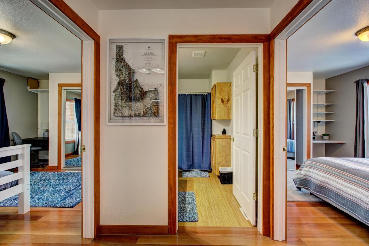 Twin Pines Cabin In Wilderness Ranch On Hwy 21, Amazing Views, 20 Ft Ceilings, Fully Fenced Yard, Pet Friendly, , Go Paddle Boarding At Lucky Peak, Or Snowshoeing In Idaho City And Take In The Hot Springs, Sleeps 10! Boise Buitenkant foto